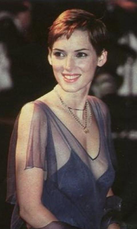 15P Winona Ryder absolutely amazing cleavage boobs
