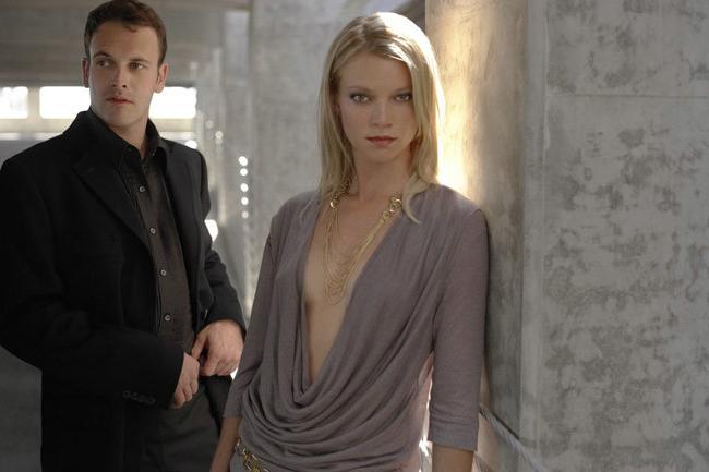 15P Amy Smart showing her perfect nude perky tits