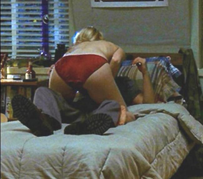 15P Amy Smart showing her perfect nude perky tits