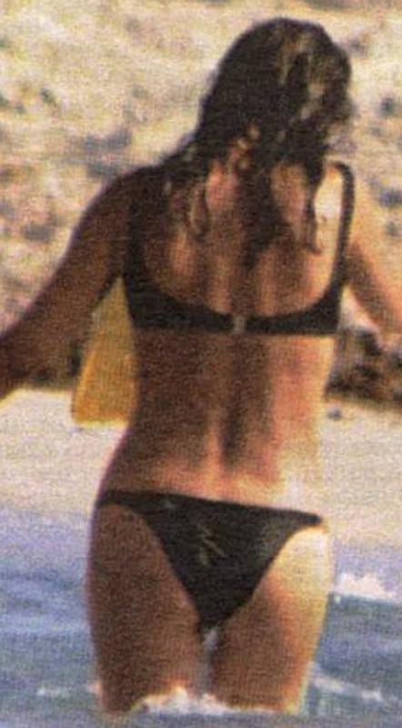 16P Celebrity Catherine Zeta Jones shows her nice boobs