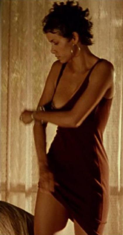 15P Celebrity Halle Berry showing her ebony nude boobs