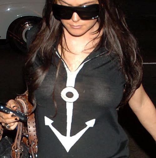 16P Lindsay Lohan showing her nice tits in photoshoot