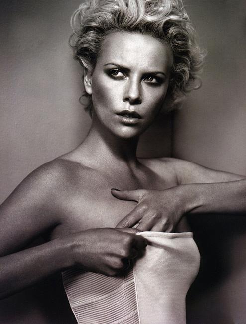 20P Sexy blonde actress Charlize Theron showing nude perky tits