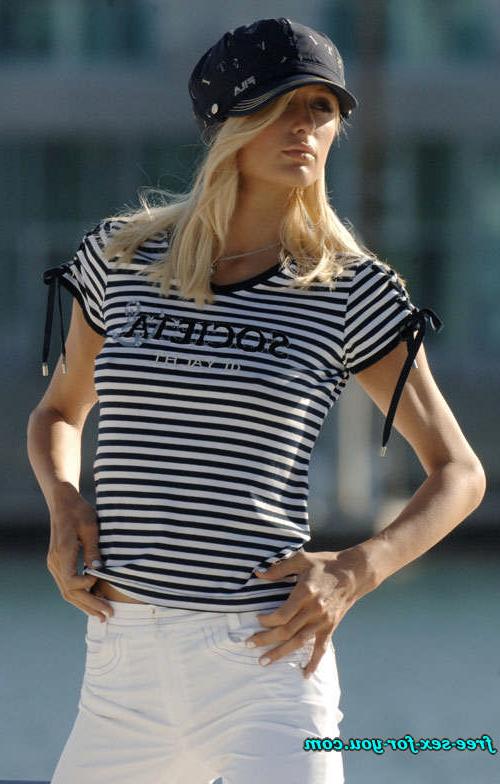 16P Paris Hilton showing her perky tits and nice pussy to paparazzi