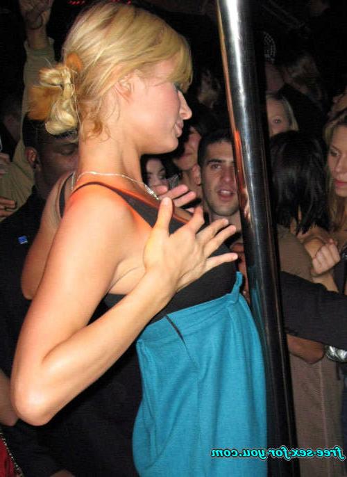 16P Paris Hilton showing shaved pussy and perky tits