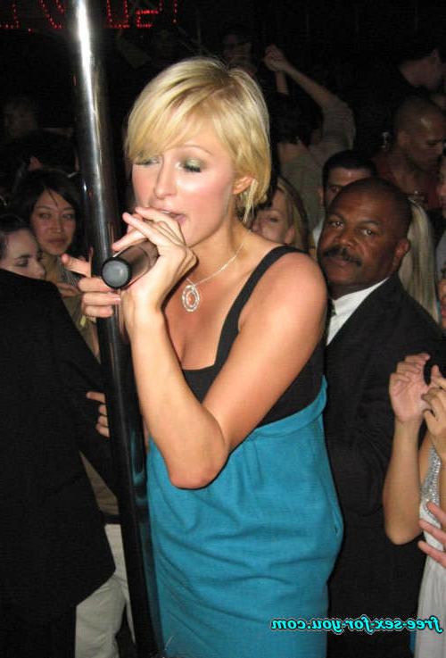 16P Paris Hilton showing shaved pussy and perky tits