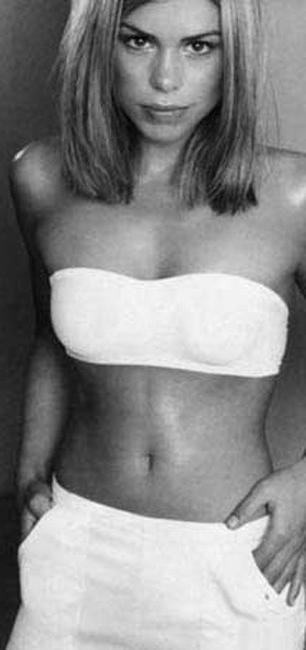 16P Celeb Billie Piper caught nude on the beach