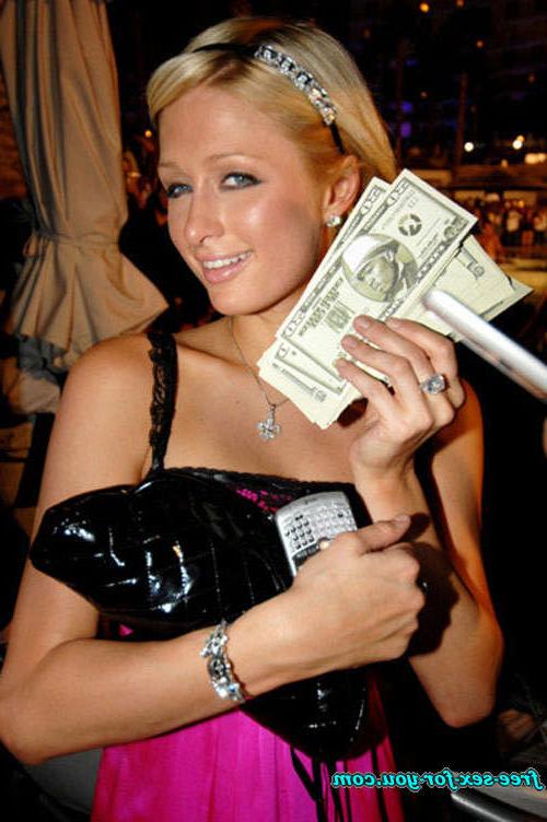 16P Paris Hilton showing shaved pussy and perky tits