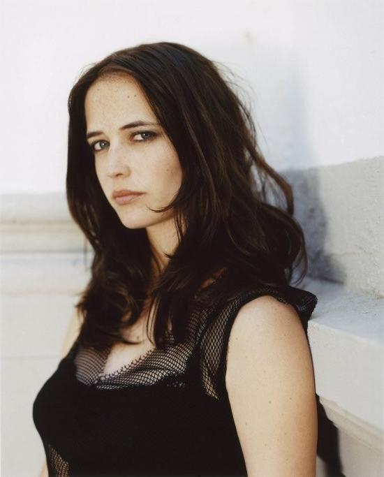 16P Eva green nude showing boobs and snatch