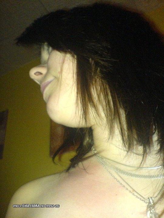 10P Amateur wife sucking on her hubby's cock