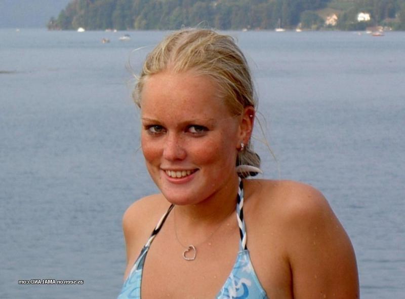 15P Kinky steamy hot amateur sexy wife in a vacation
