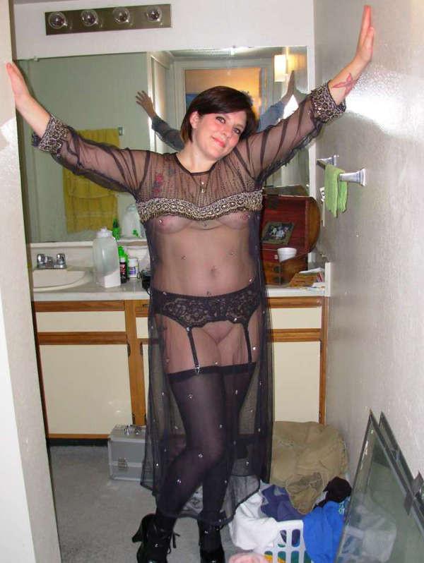 16P Pictures of an amateur wife in her kinky poses