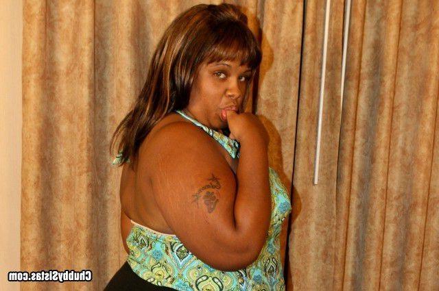 16P BBW Heifer Takes Massive Facial Creaming