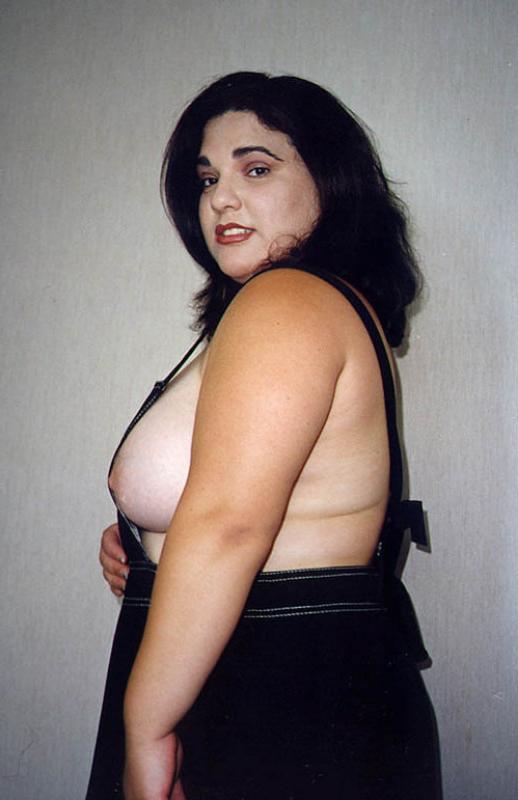20P Plumper brunet with massive boobies