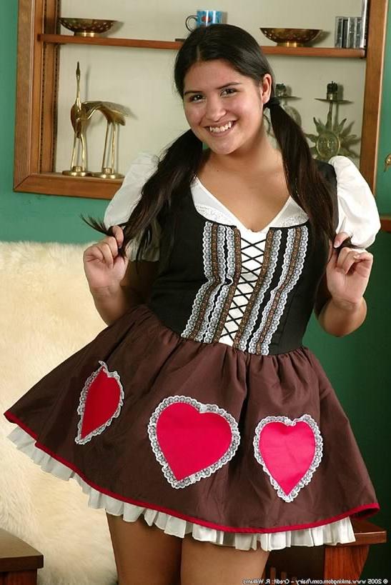 15P Big breasted amateur latina shows her cherry red love hole