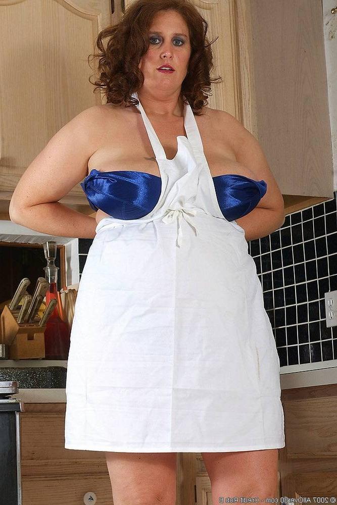 15P Fat milf with huge tits masturbates alone