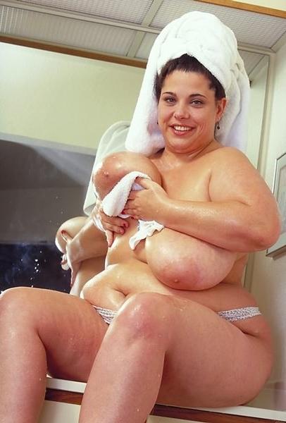 20P Fat babe with huge tits