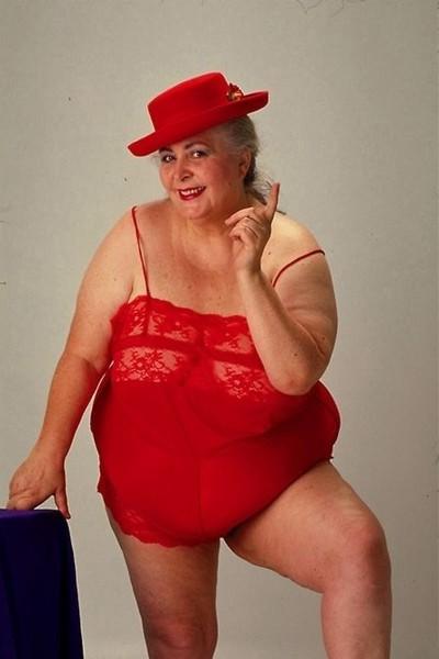 19P Giant older fat body on phone