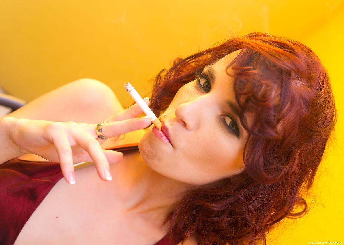 16P leila smoking