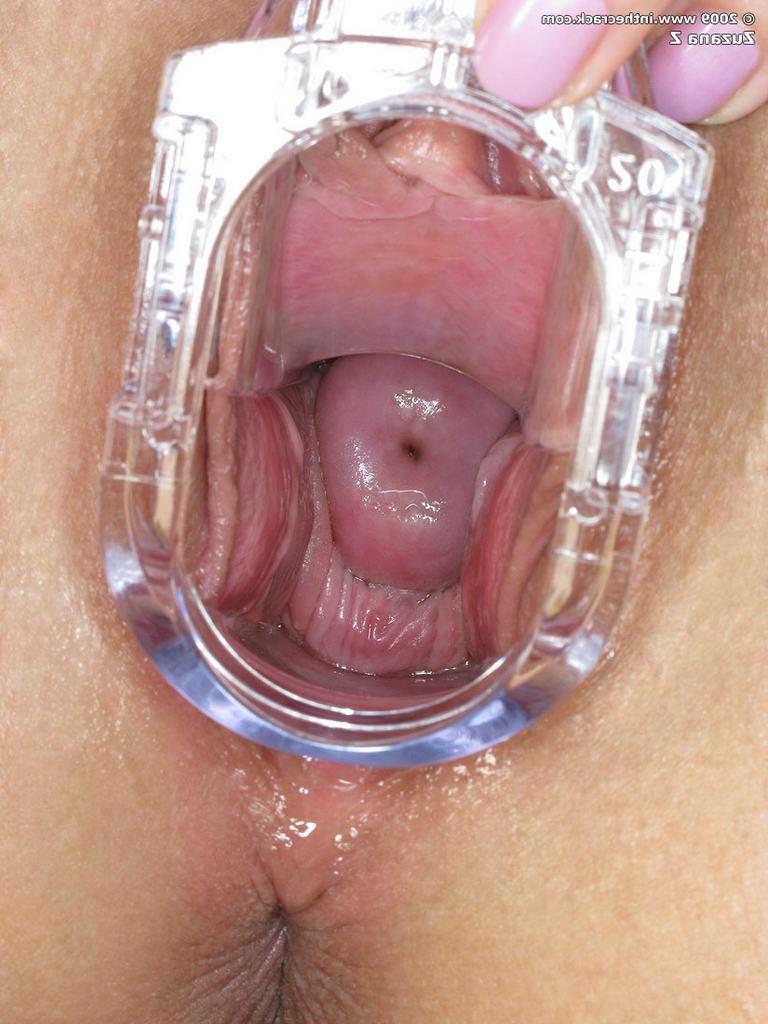 15P Babe spreads her pussy lips for speculum and dildo