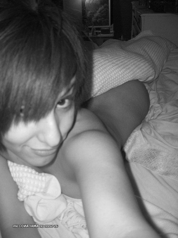 10P Emo honey likes flashing her fine tits while doing selfies