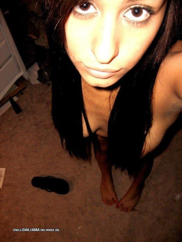 10P Selection of an amateur emo chick camwhoring at home