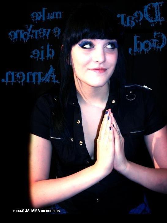 9P Gallery of amateur emo girlfriends posing sexy on cam