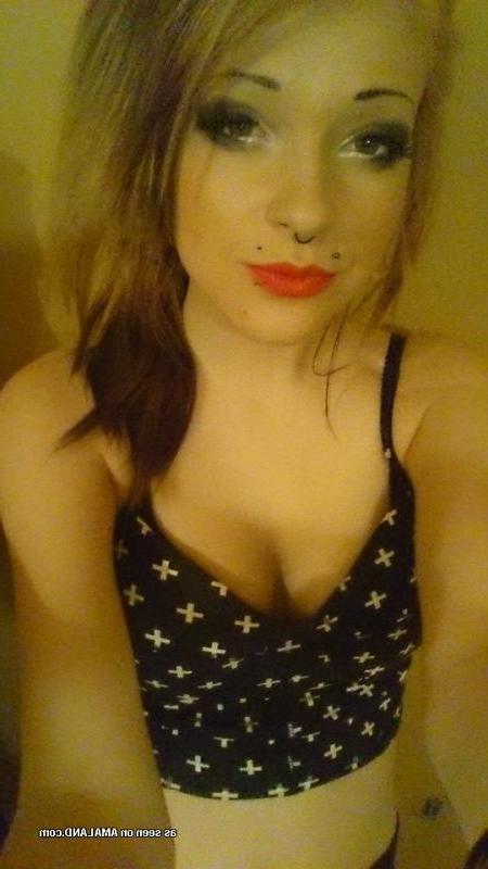 10P Two horny emo chicks getting naughty on cam