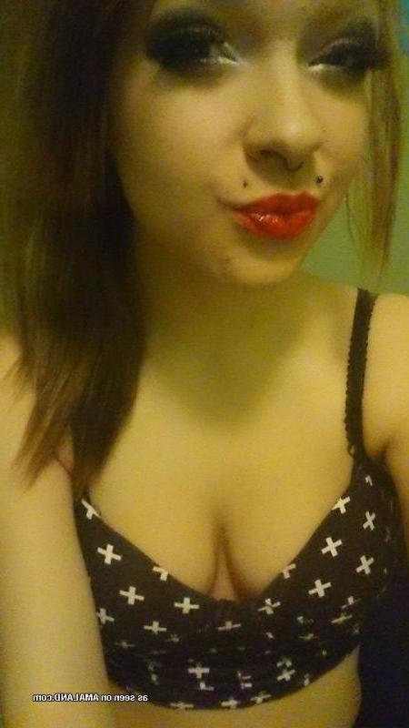 10P Two horny emo chicks getting naughty on cam