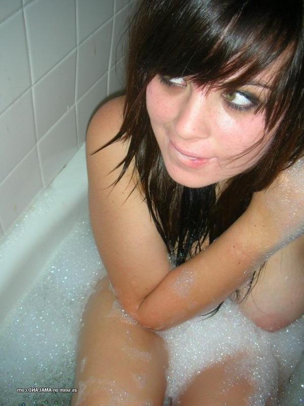 9P Collection of various emo babes posing for the cam