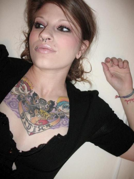16P Pics of emo chick with tattoos