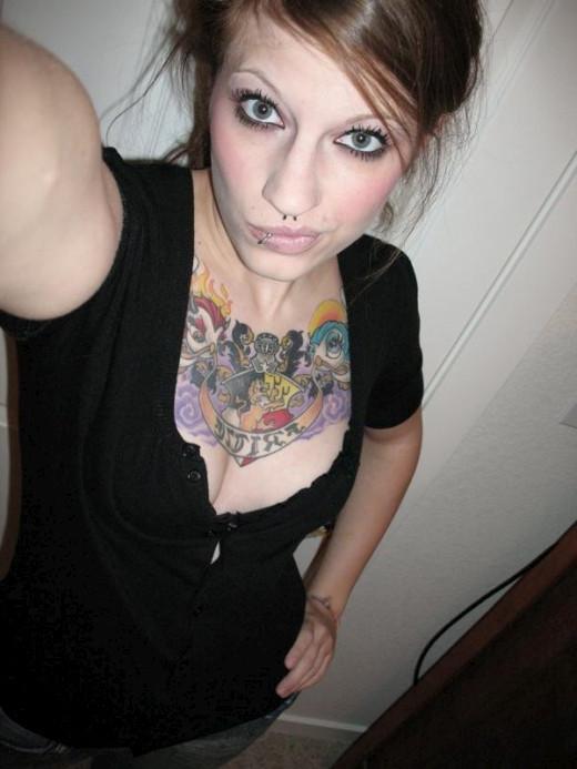 16P Pics of emo chick with tattoos