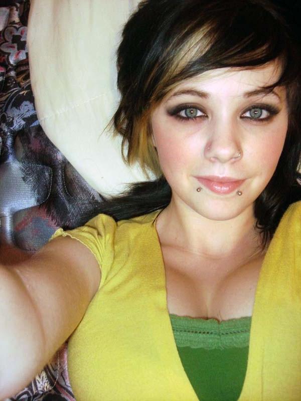 16P Photo set of emo and punk rocker chicks