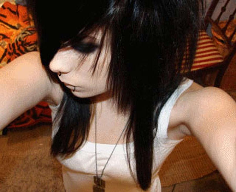 16P Photo set of emo and punk rocker chicks