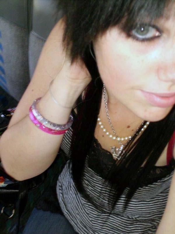 16P Photo set of emo and punk rocker chicks