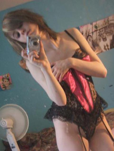 15P Lingerie pictures of emo babes
