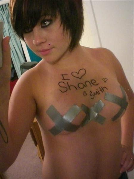 16P Pics of self-shooting emo GFs