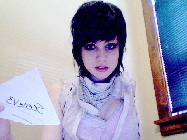 15P Shots of emo chick flaunting her assets