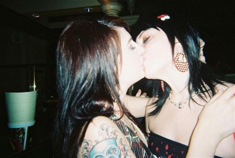 16P Pics of lesbian emo chicks