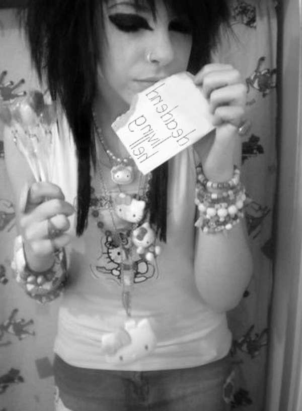 16P Pictures of pretty emo girls selfshooting