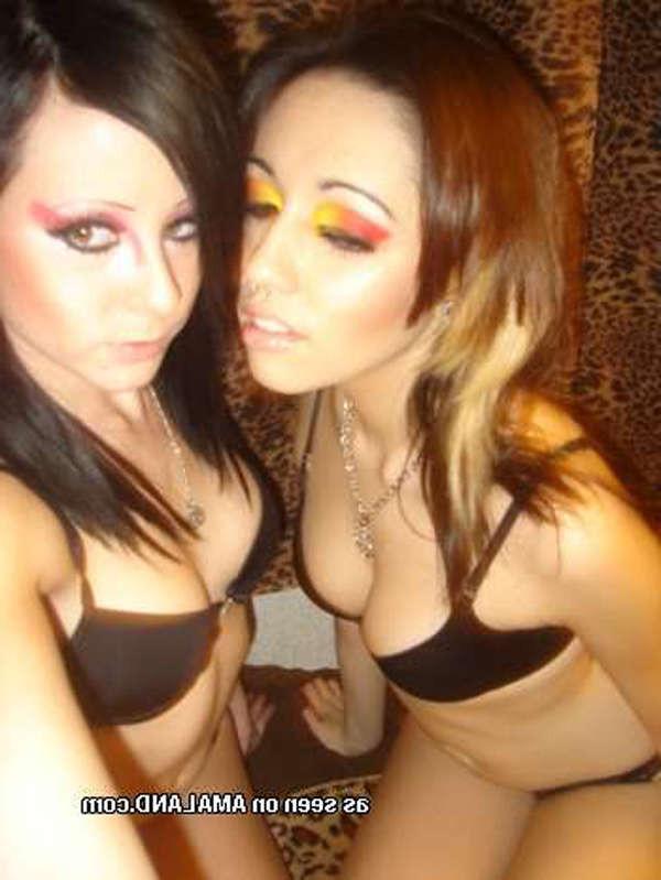 16P Pictures of pretty emo girls selfshooting