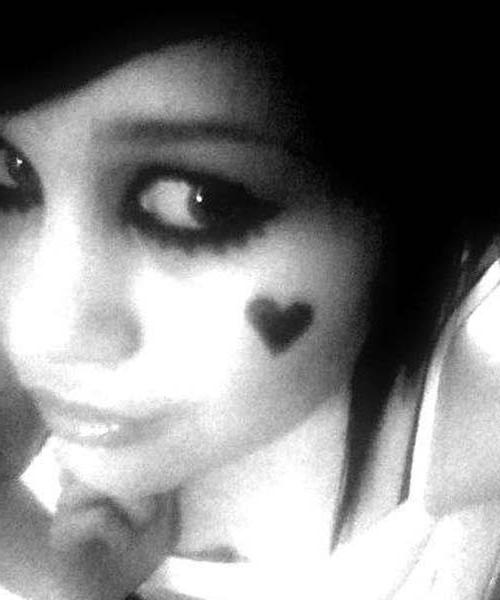 13P Picture set of sexy camwhoring emo babes