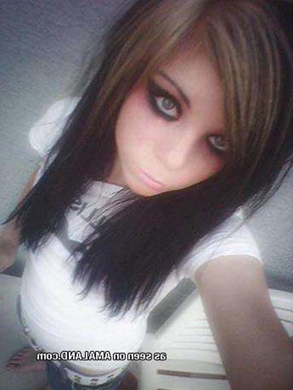 13P Picture set of sexy camwhoring emo babes