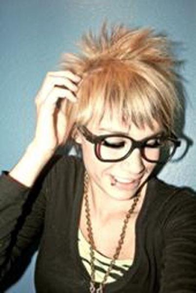 15P Pics of cute emo babe