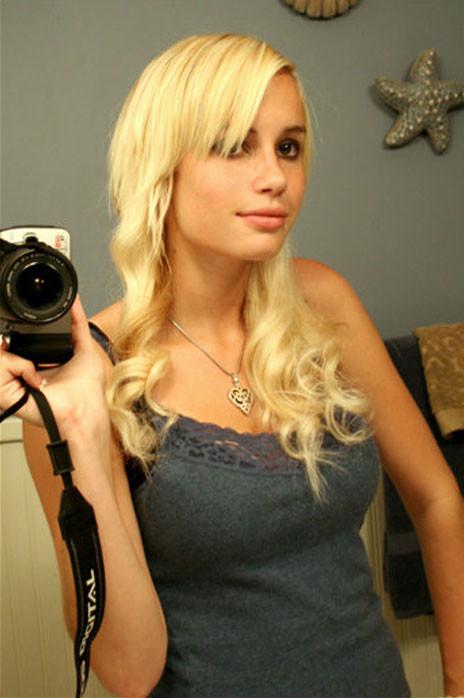 15P Pics of cute emo babe
