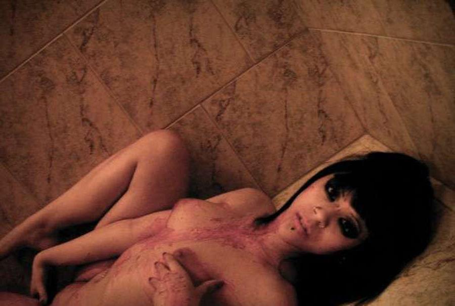 13P Pictures of a naughty and nice emo chick