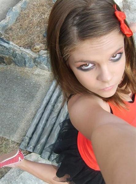 16P Self-shots of emo teens looking cute