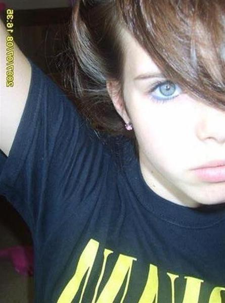 16P Self-shots of emo teens looking cute