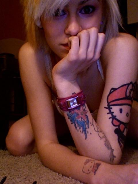 16P Blonde emo chick posing topless