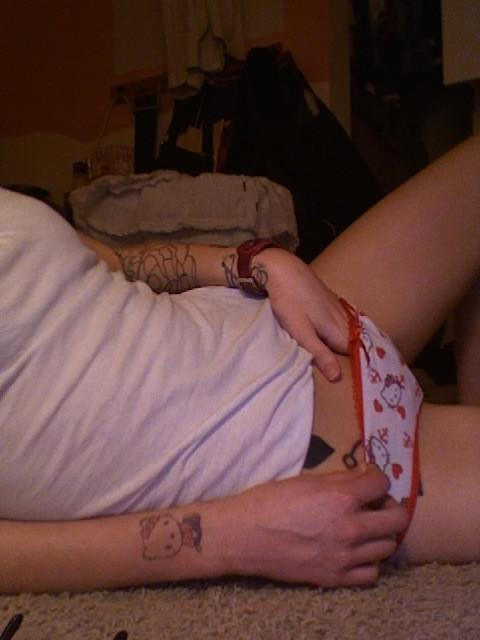 16P Blonde emo chick posing topless
